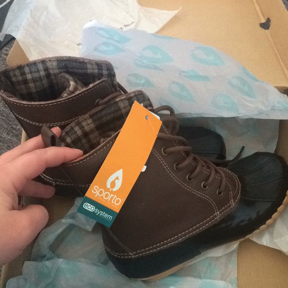 Brand new never worn Duck Boots! Size 7, brown